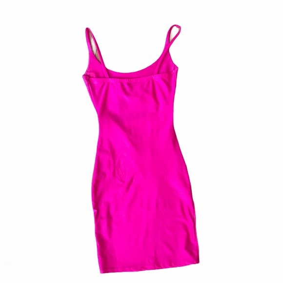Pink Bodycon Dress with Cutout - Picture 3 of 4